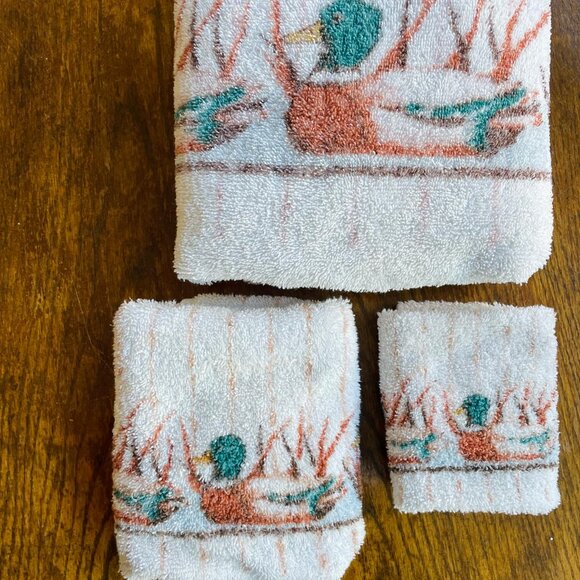 Vintage Duck Towel Set 🦆 - Picture 7 of 9